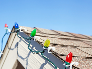 5 Holiday Lighting Tips from Your College Station Roofer
